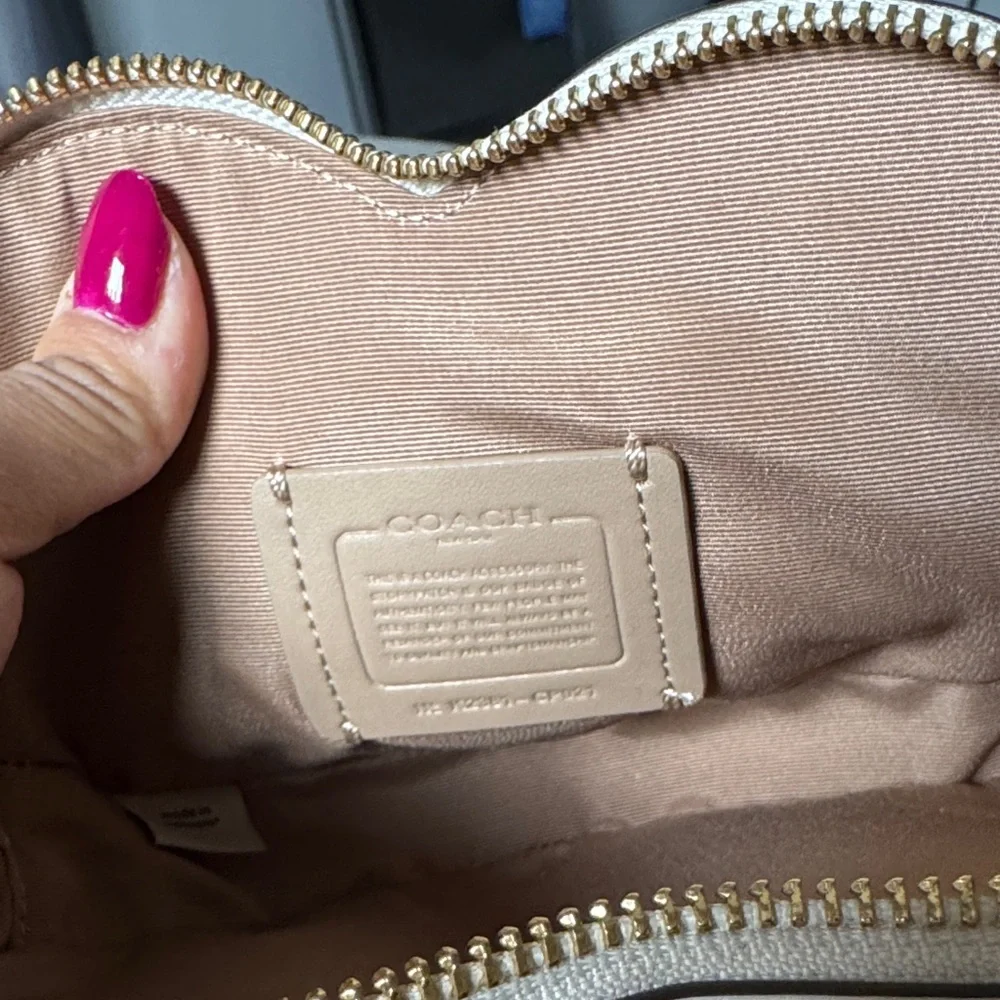 Coach Pink Heart Crossbody Bag & Wallet - Picture 4 of 5